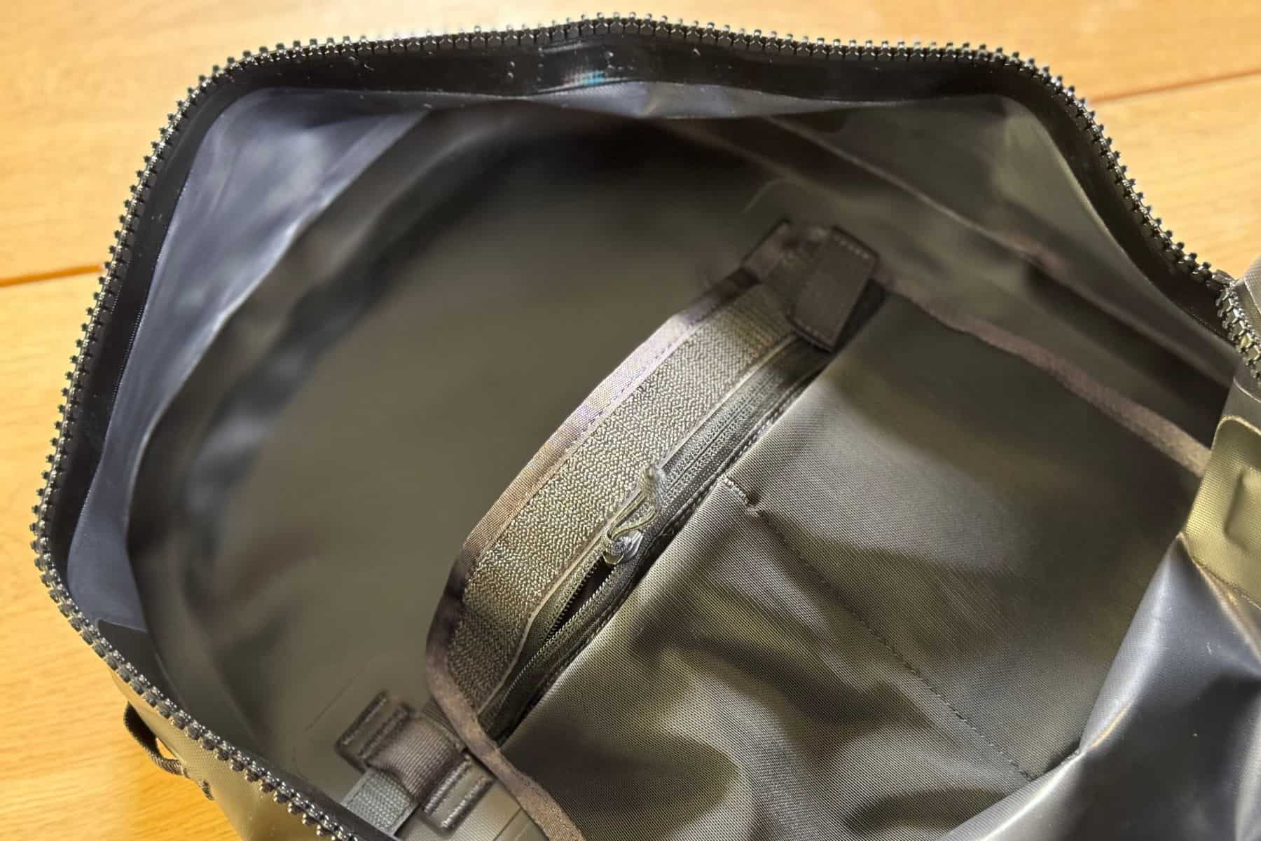 patagonia-guidewater-backpack-29l-interior