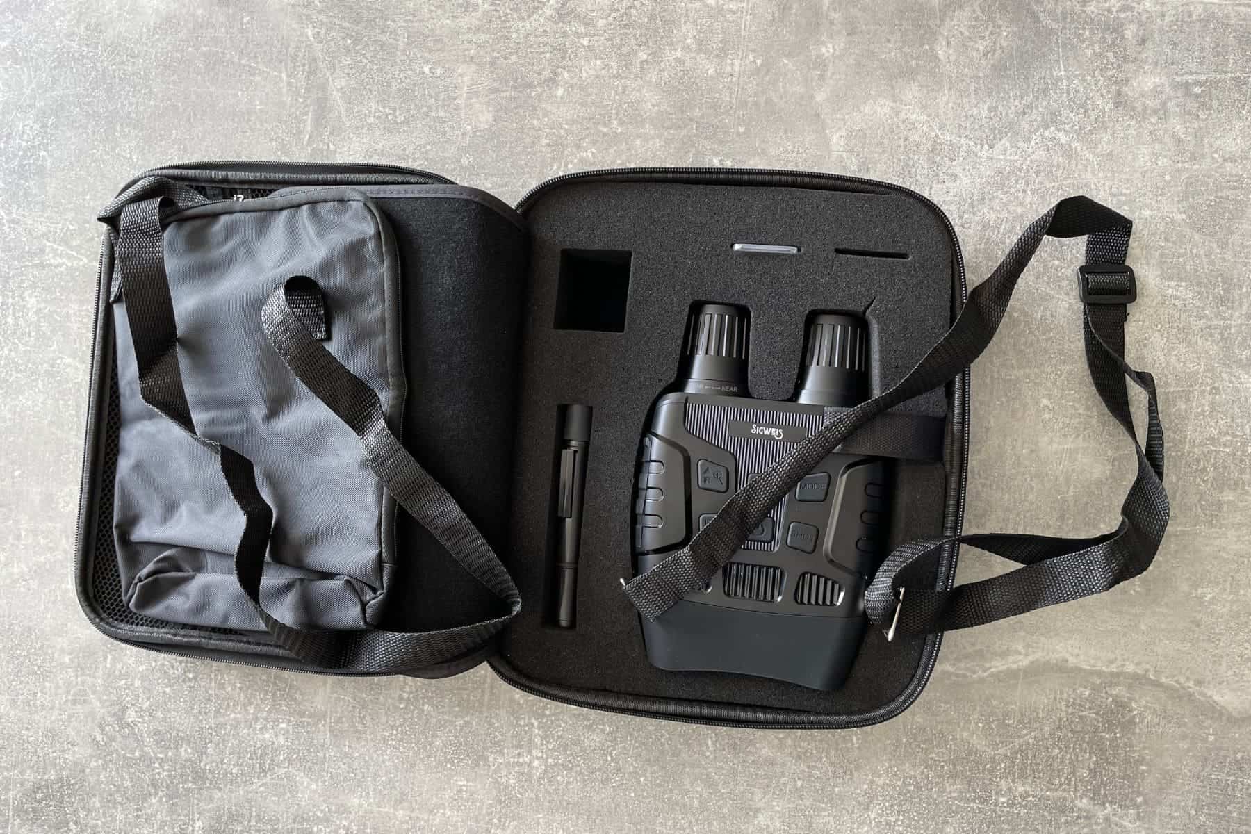 SIGWEIS Night Vision Binoculars is a complete package for a relatively low price!