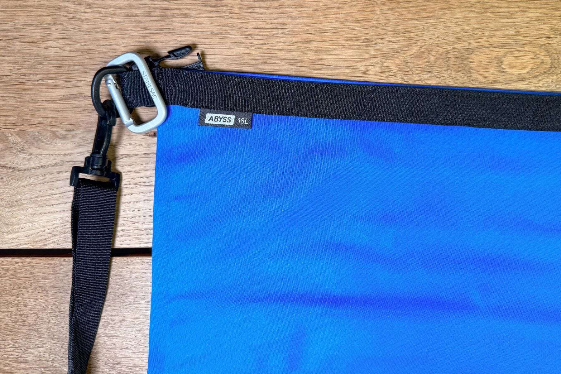 stahlsac-drylite-dry-bag-close