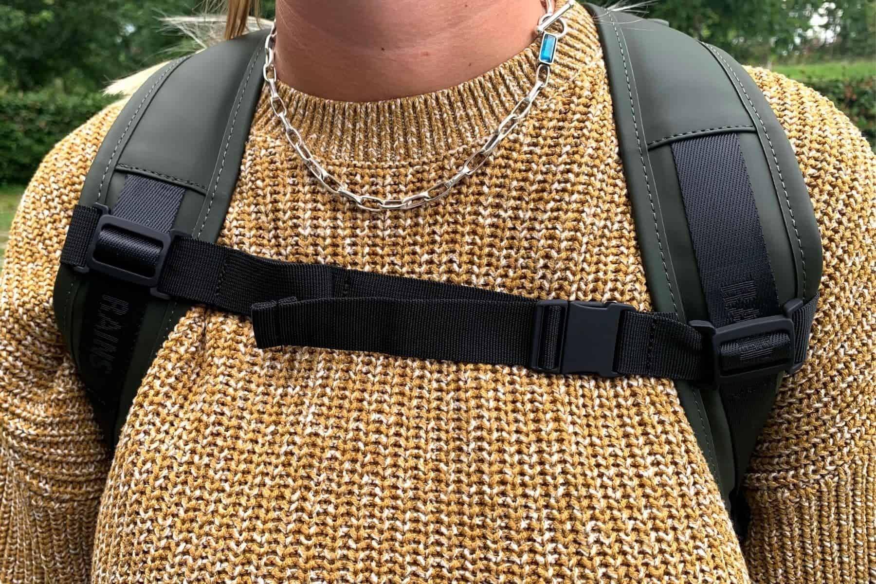 the-rains-trail-mountaineer-bag-adjustable-chest-strap