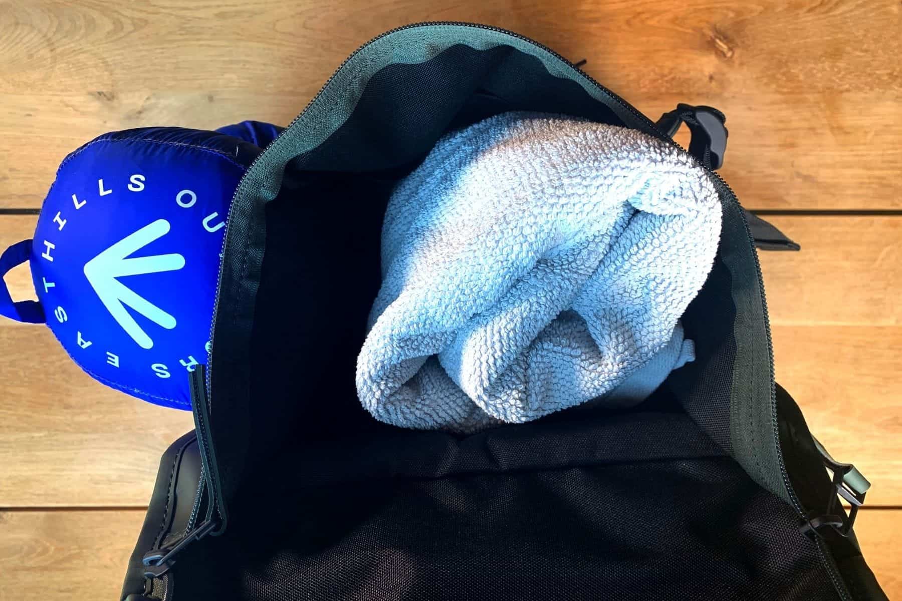 The Rains Trail Mountaineer Bag Large Internal Pocket