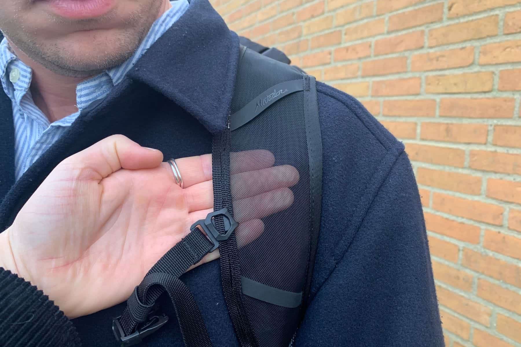 transparent monomesh shoulder straps