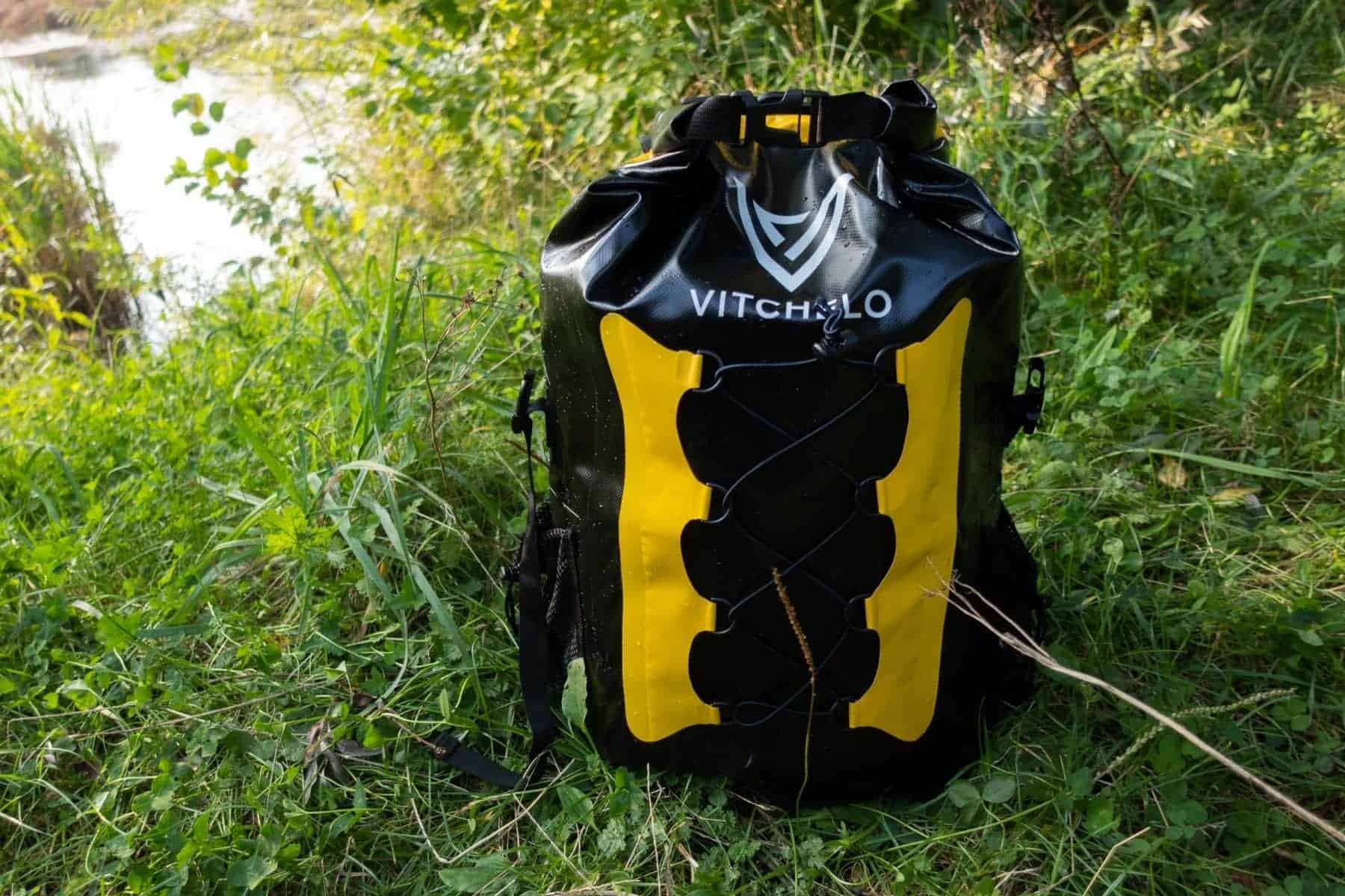 vitchelo-30l-waterproof-standing-on-grass