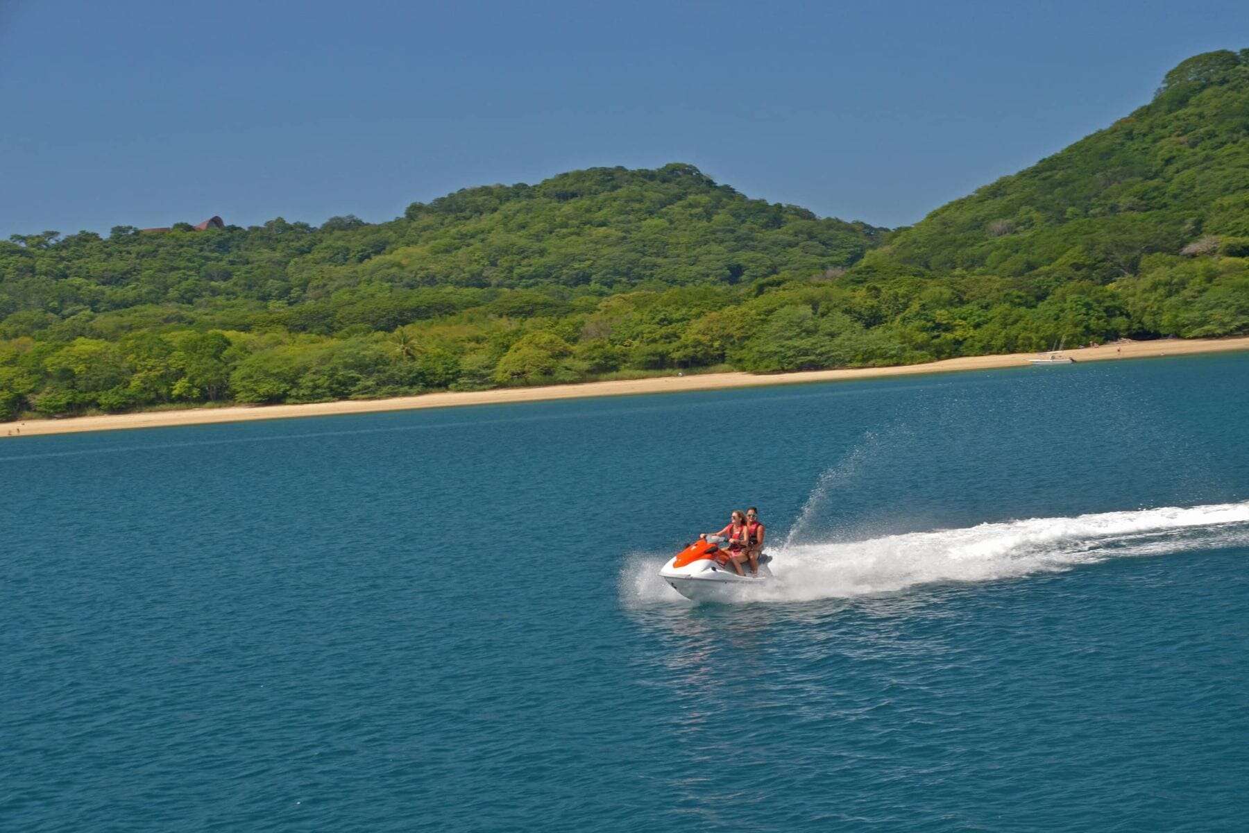 andaz-costa-rica-at-peninsula-papagayo-jetski