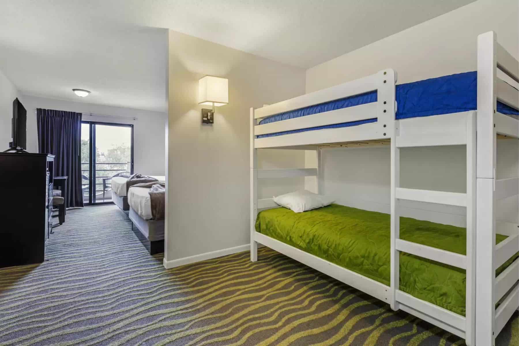 atlantis-family-waterpark-hotel-double-deck