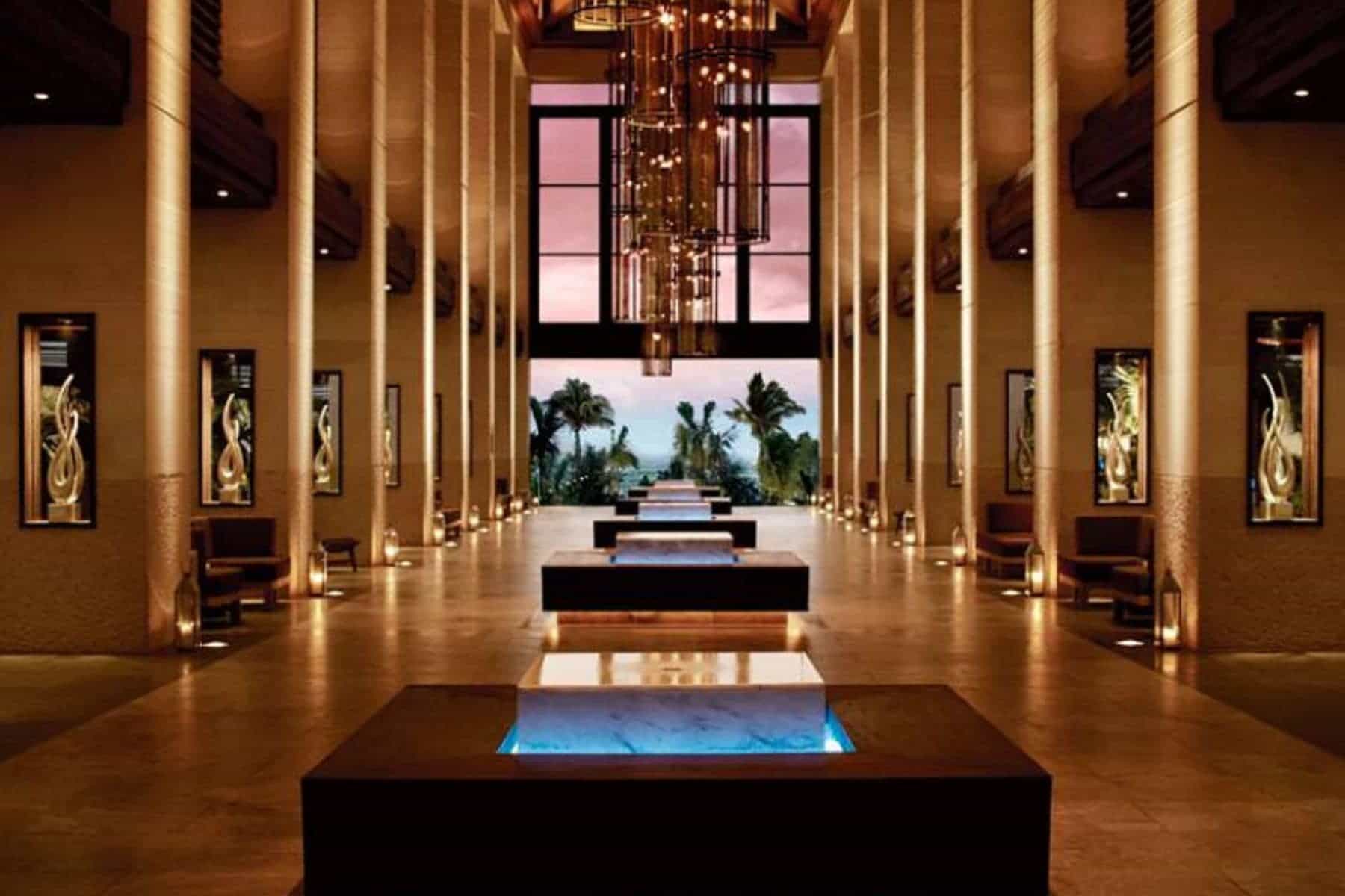atlantis-paradise-island-bahamas-lobby