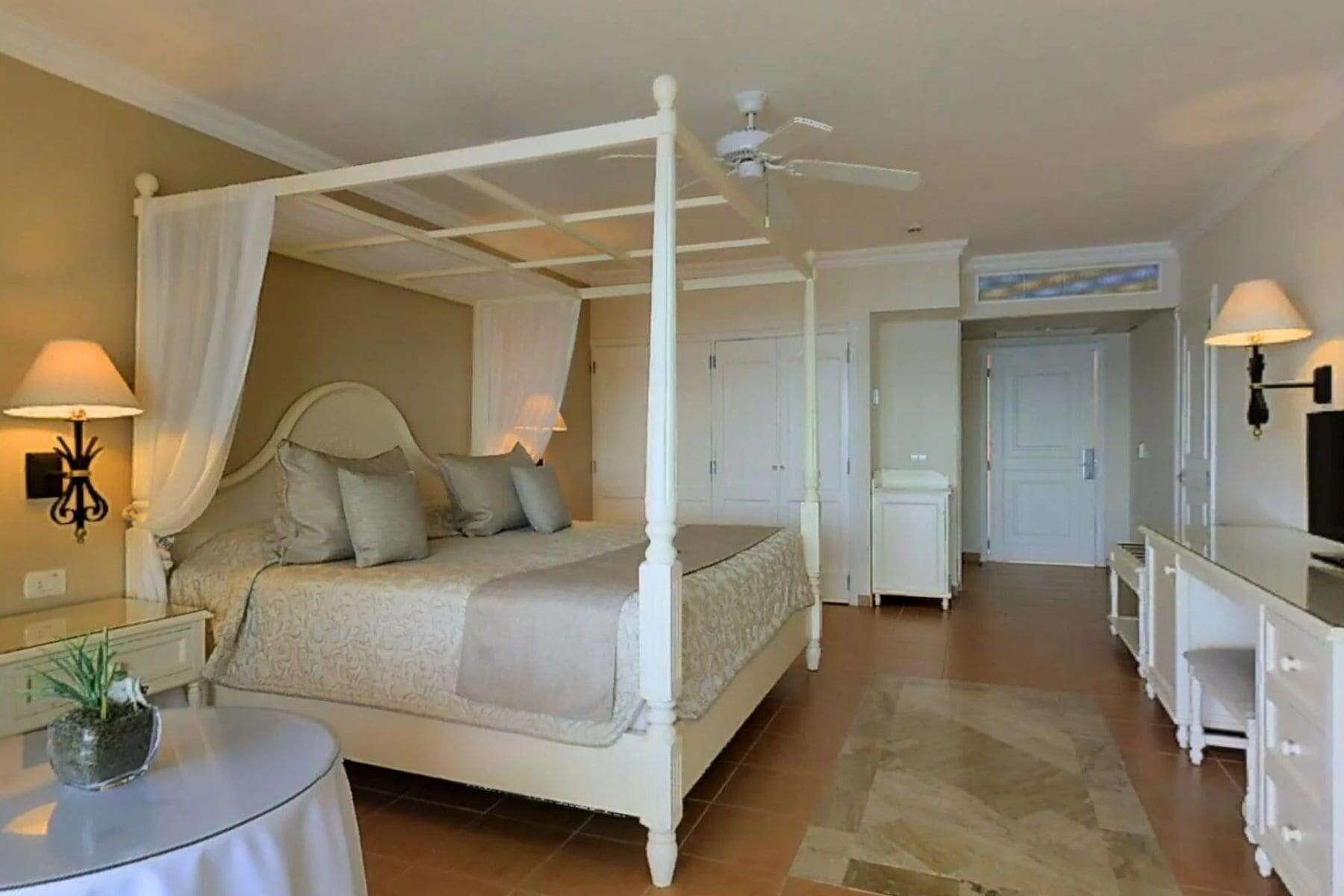 bahia-principe-luxury-samana-bed