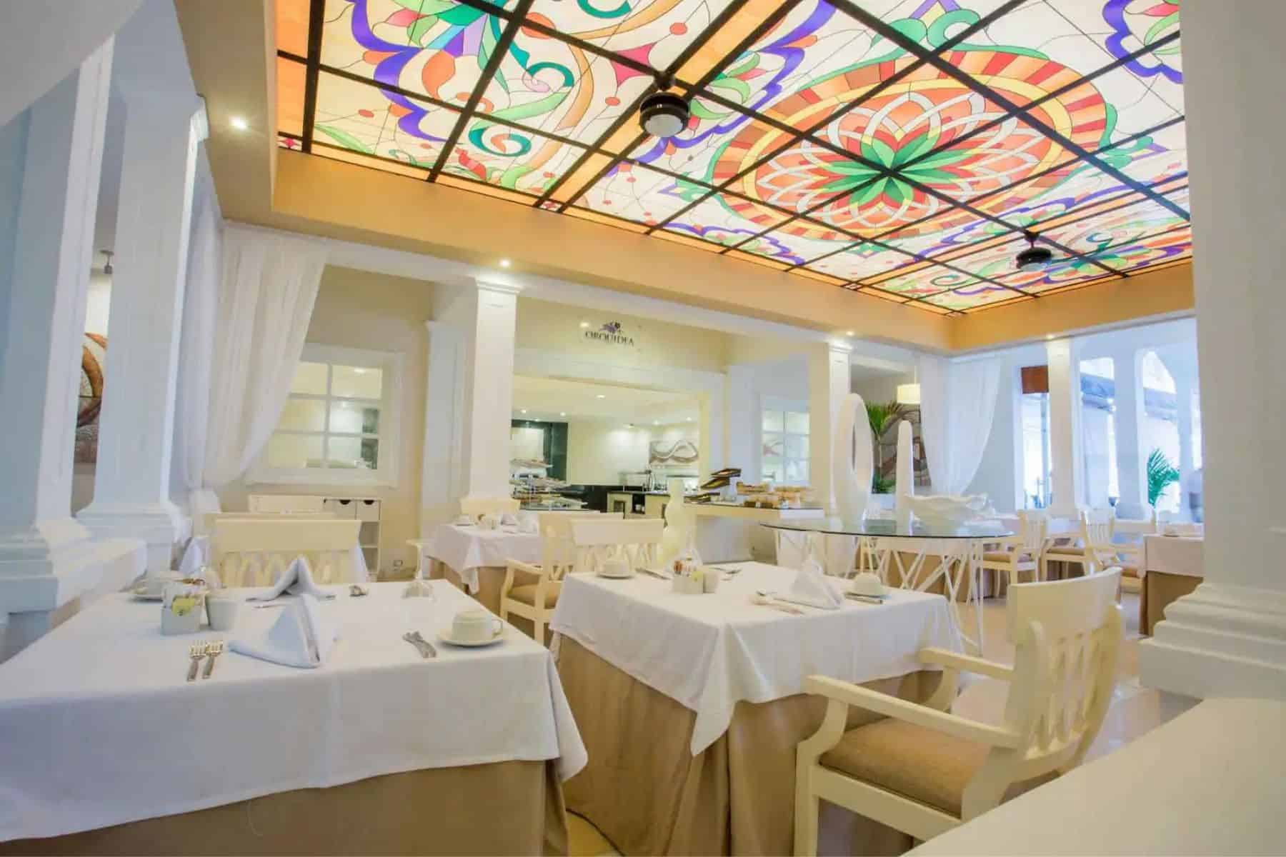 bahia-principe-luxury-samana-restaurant-indoor