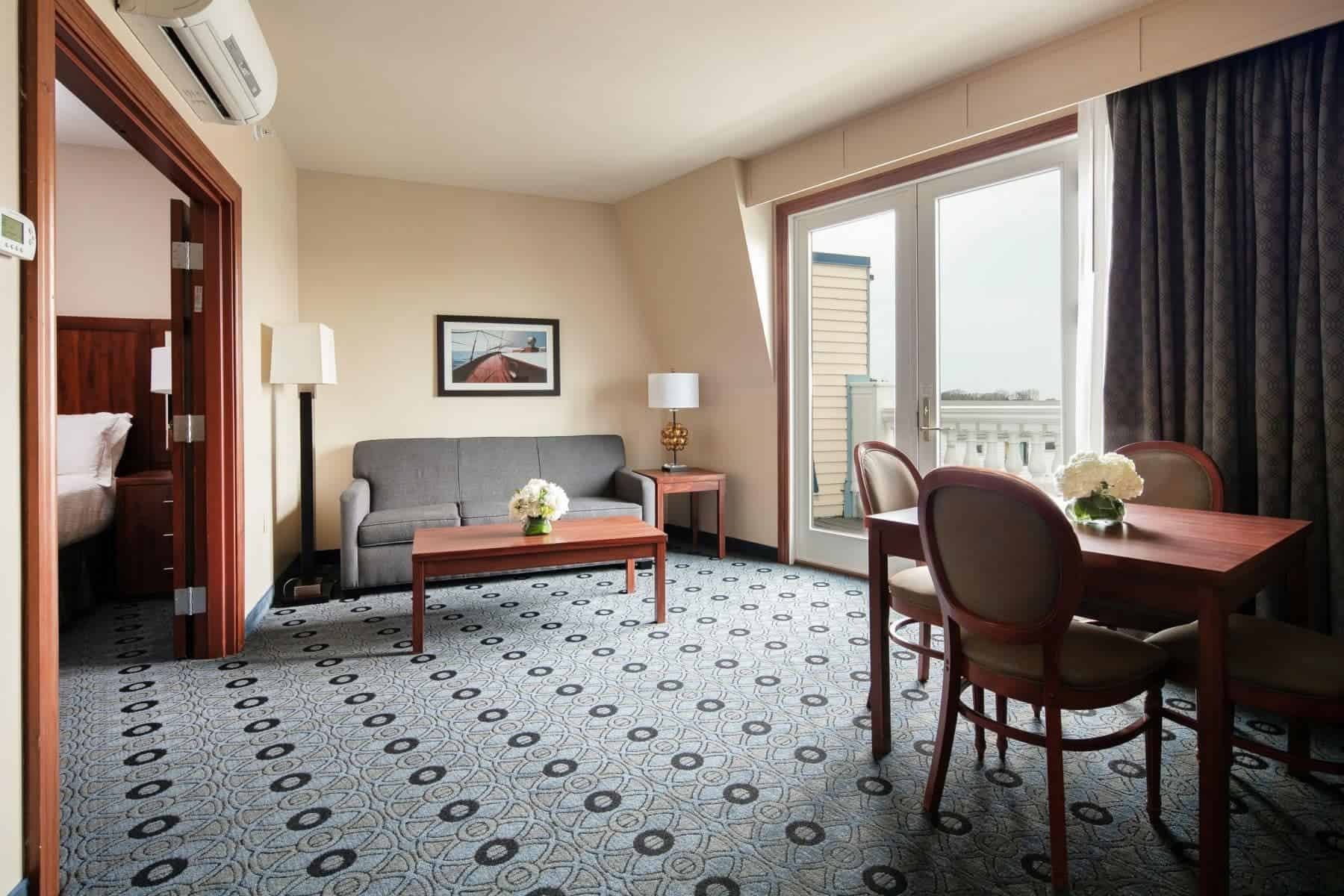 bicycle-street-inn-living-room