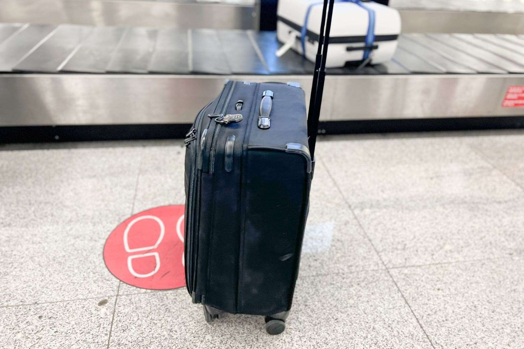 briggs-and-riley-baseline-softside-luggage-side-view