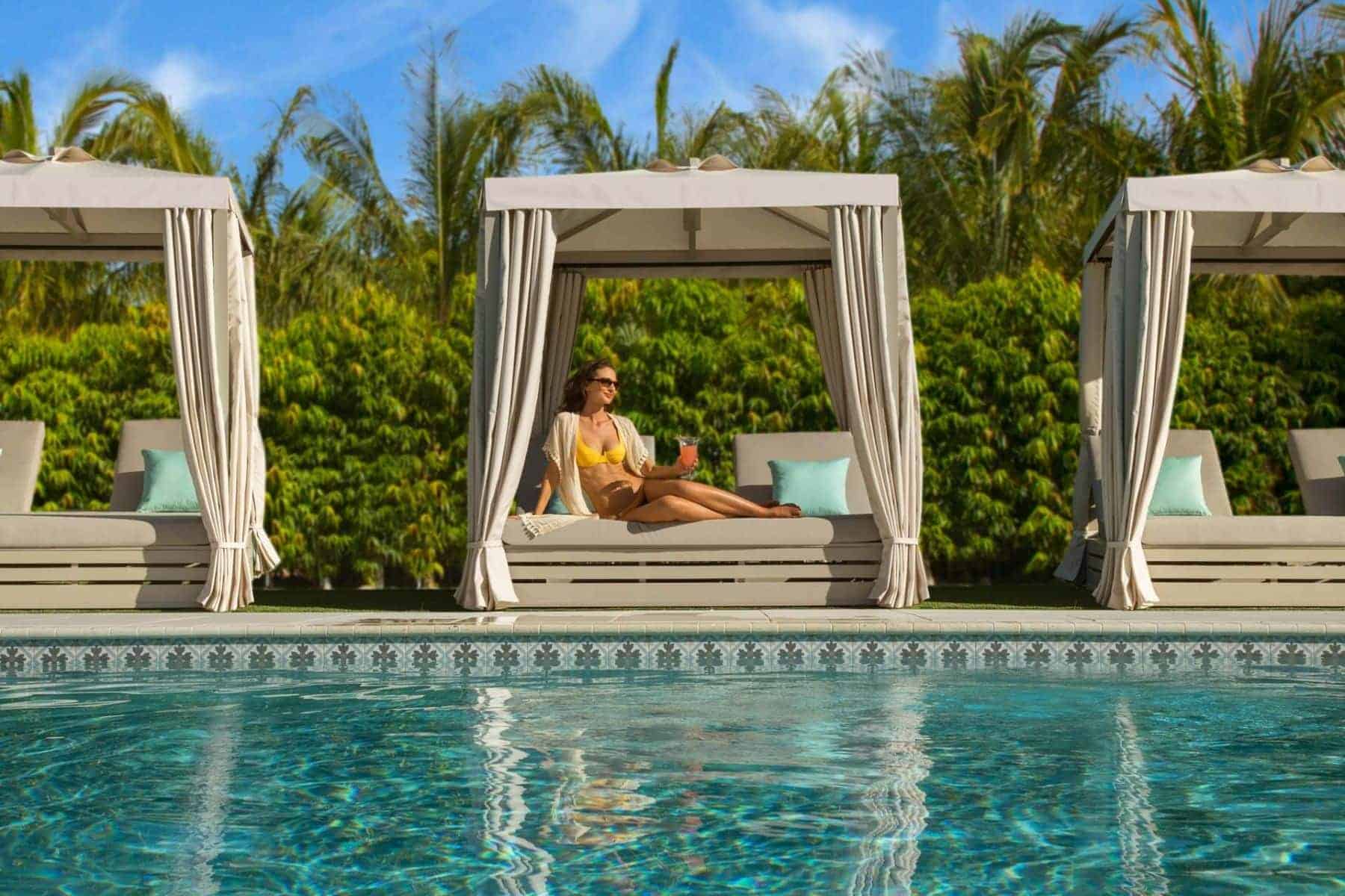 Bungalows Key Girl Pool