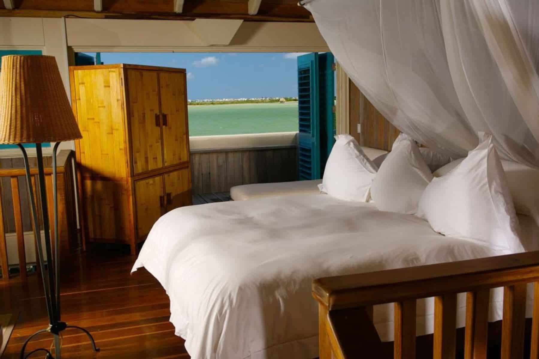 Cayo Espanto Bed