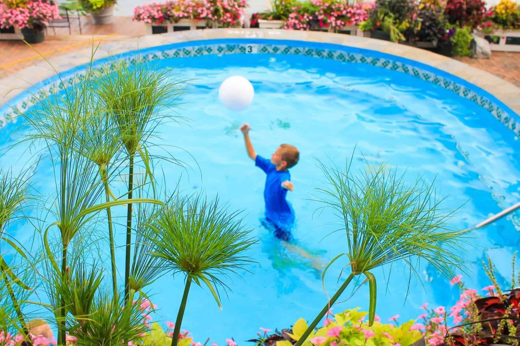 chippewa-hotel-waterfront-pool