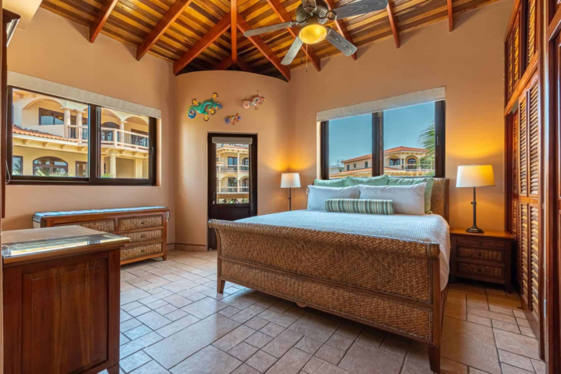 coco-beach-resort-bed