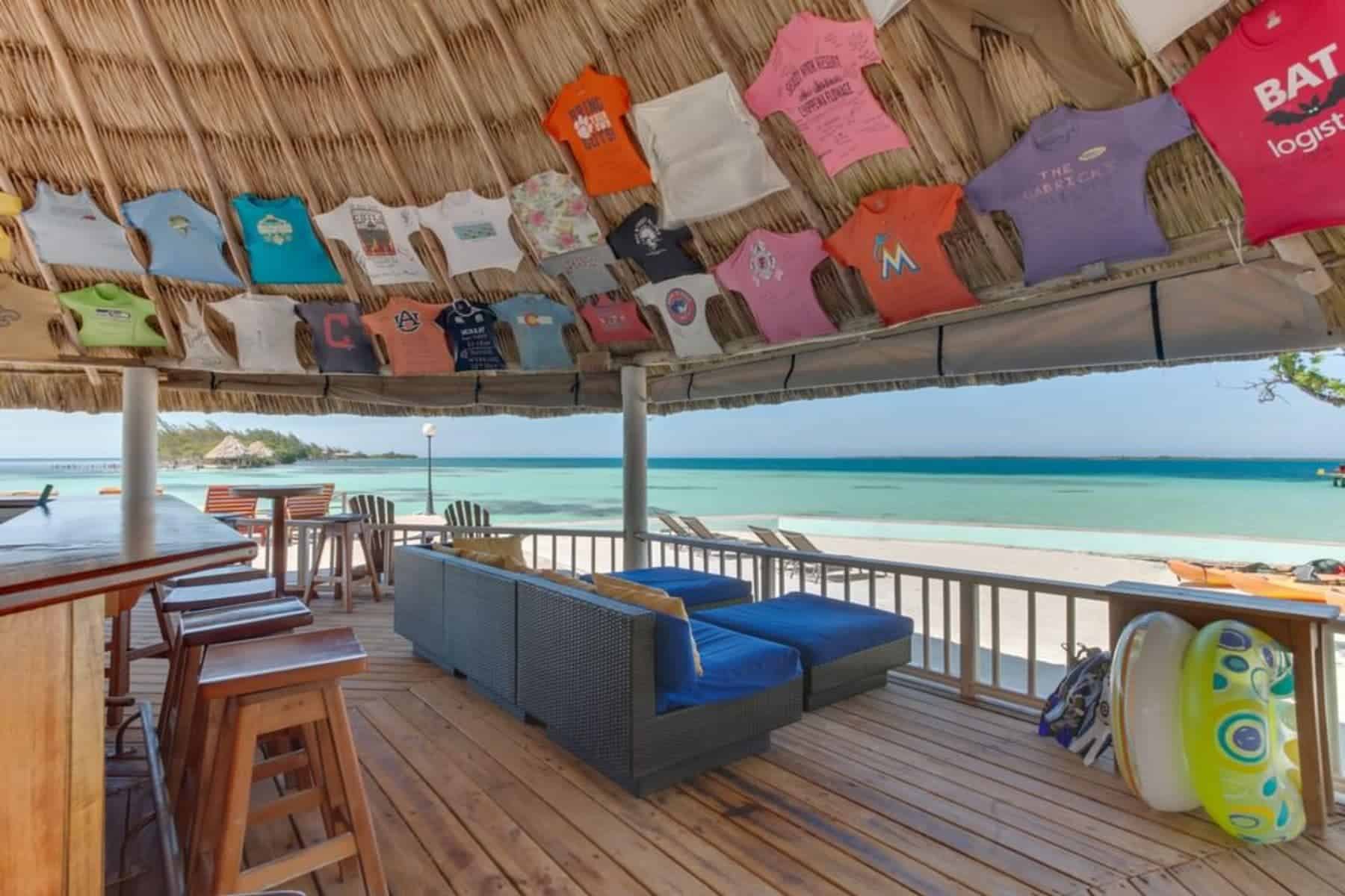 coco-plum-island-resort-restaurant