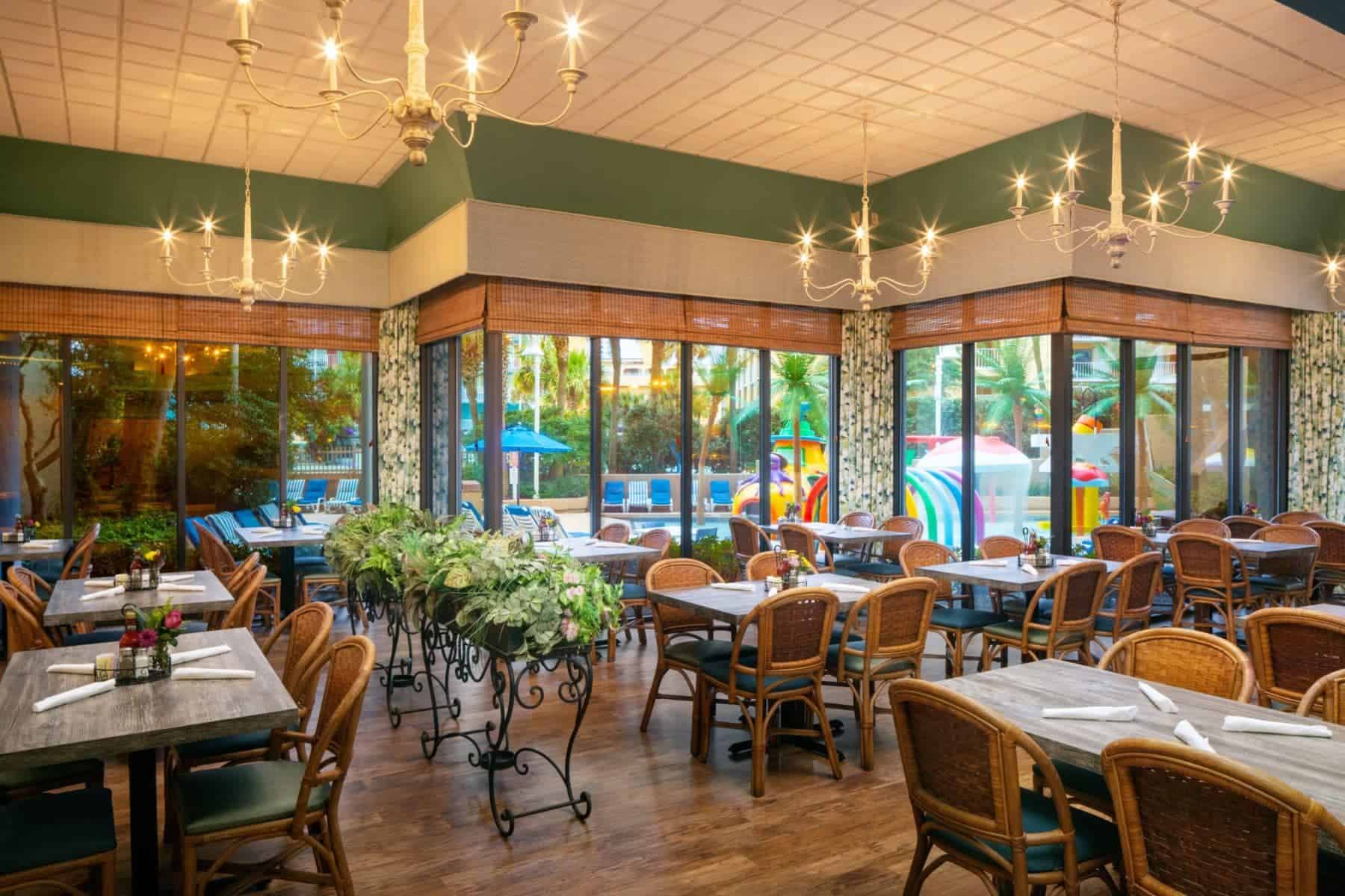 coral-beach-resort-and-suites-resto