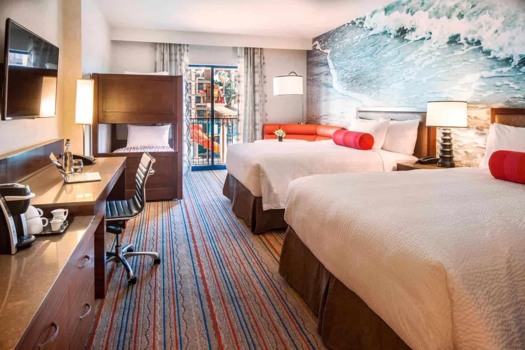 Courtyard By Marriott Anaheim Bedroom