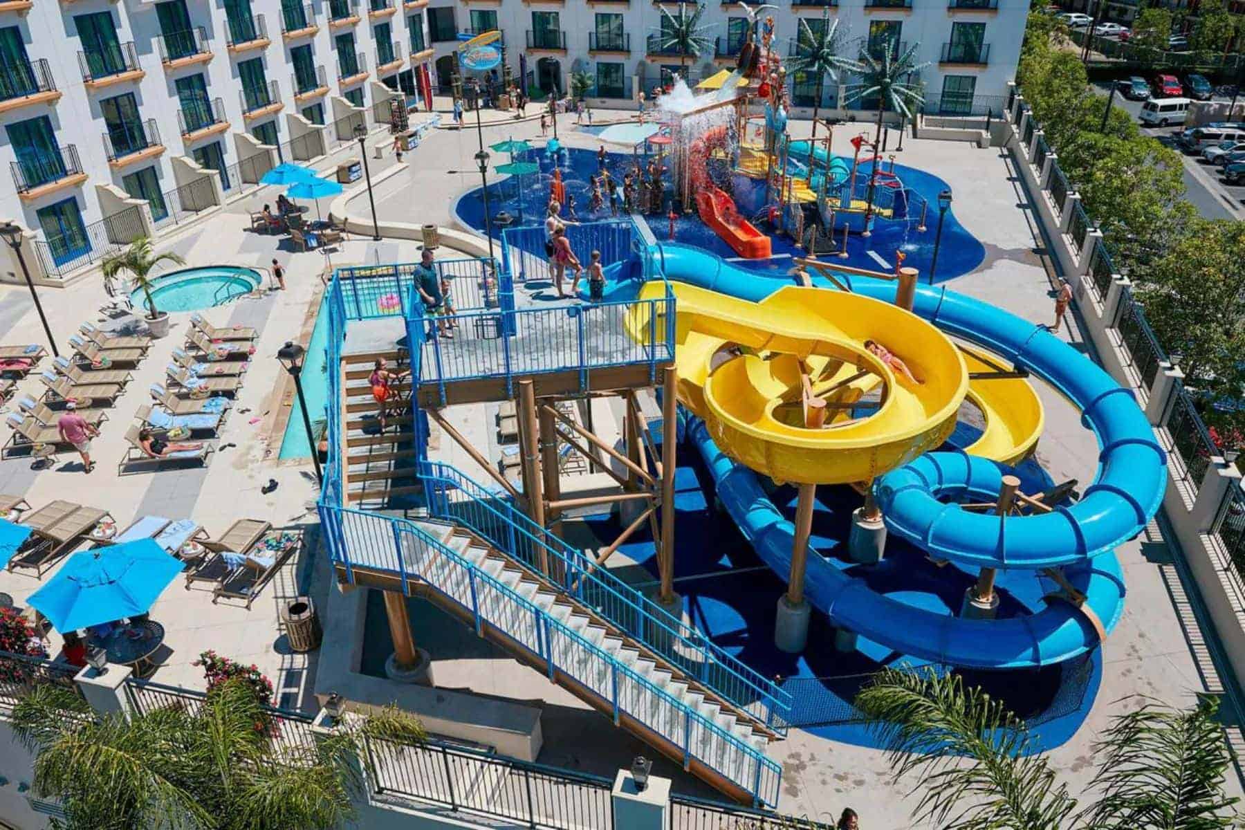Courtyard By Marriott Anaheim Waterpark