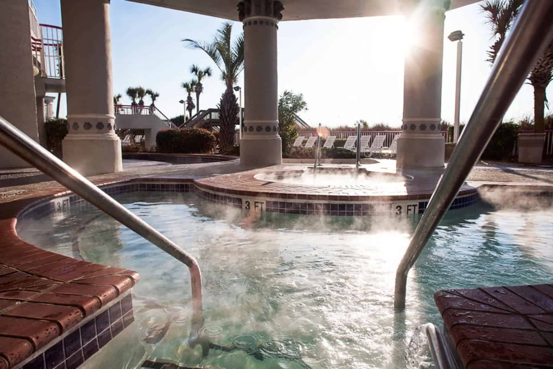 Crown Reef Beach Resort And Waterpark Jacuzzi