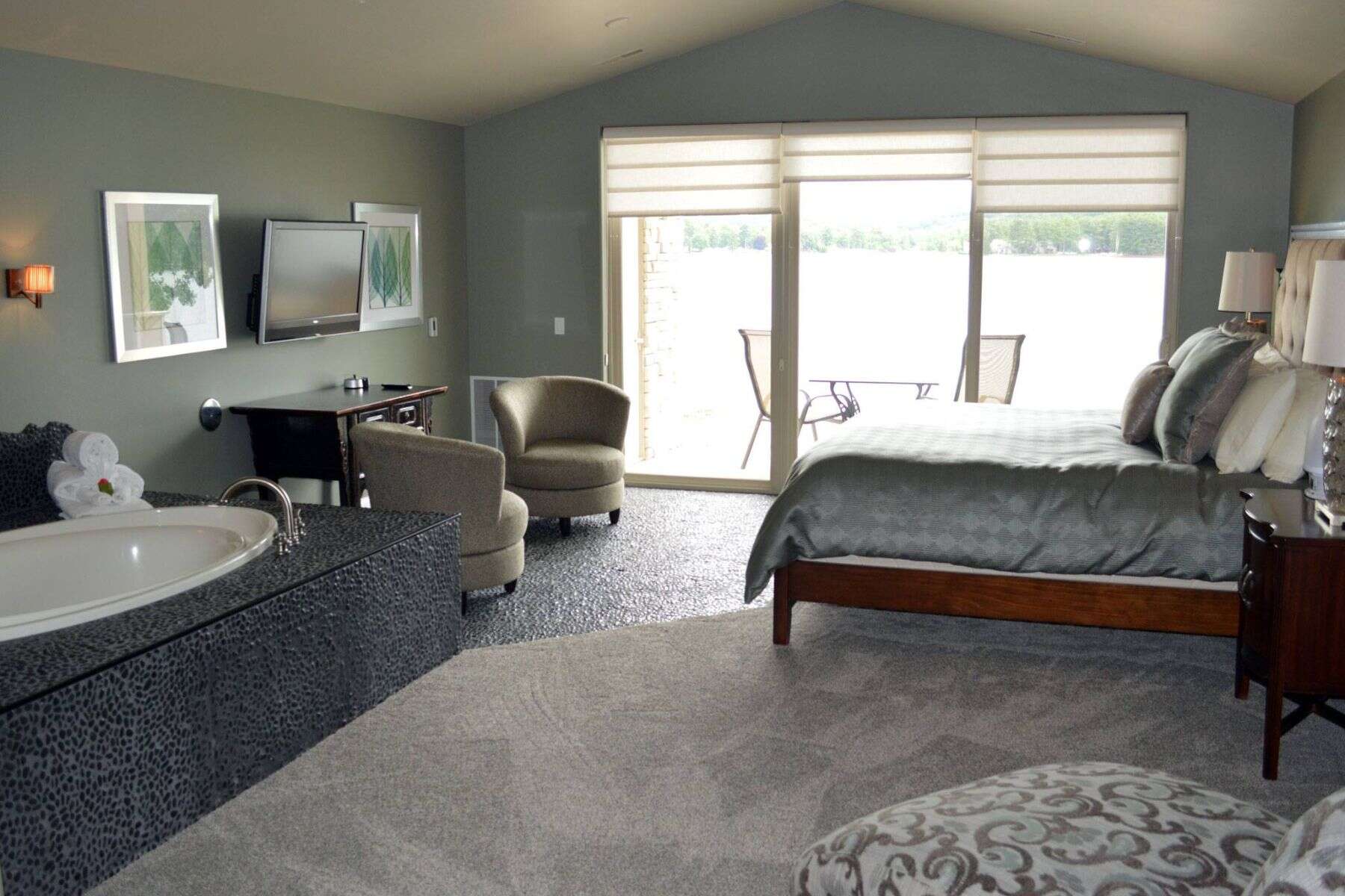 delton-grand-resort-full-room