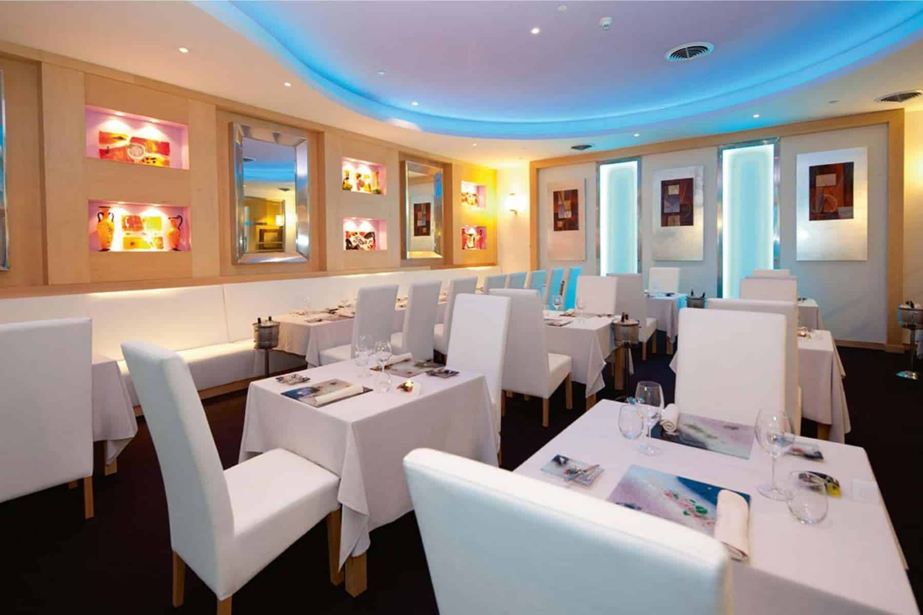 Dine In At Riu Palace