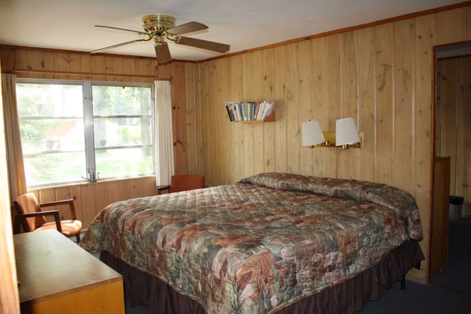 fair-hills-resort-detroit-lakes-minnesota-bedroom