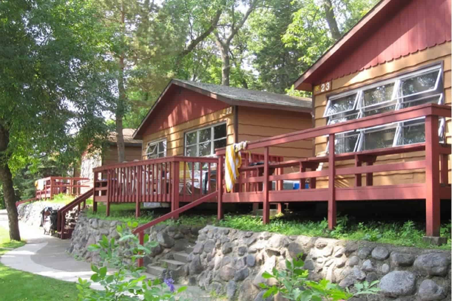 fair-hills-resort-detroit-lakes-minnesota-cabin-front