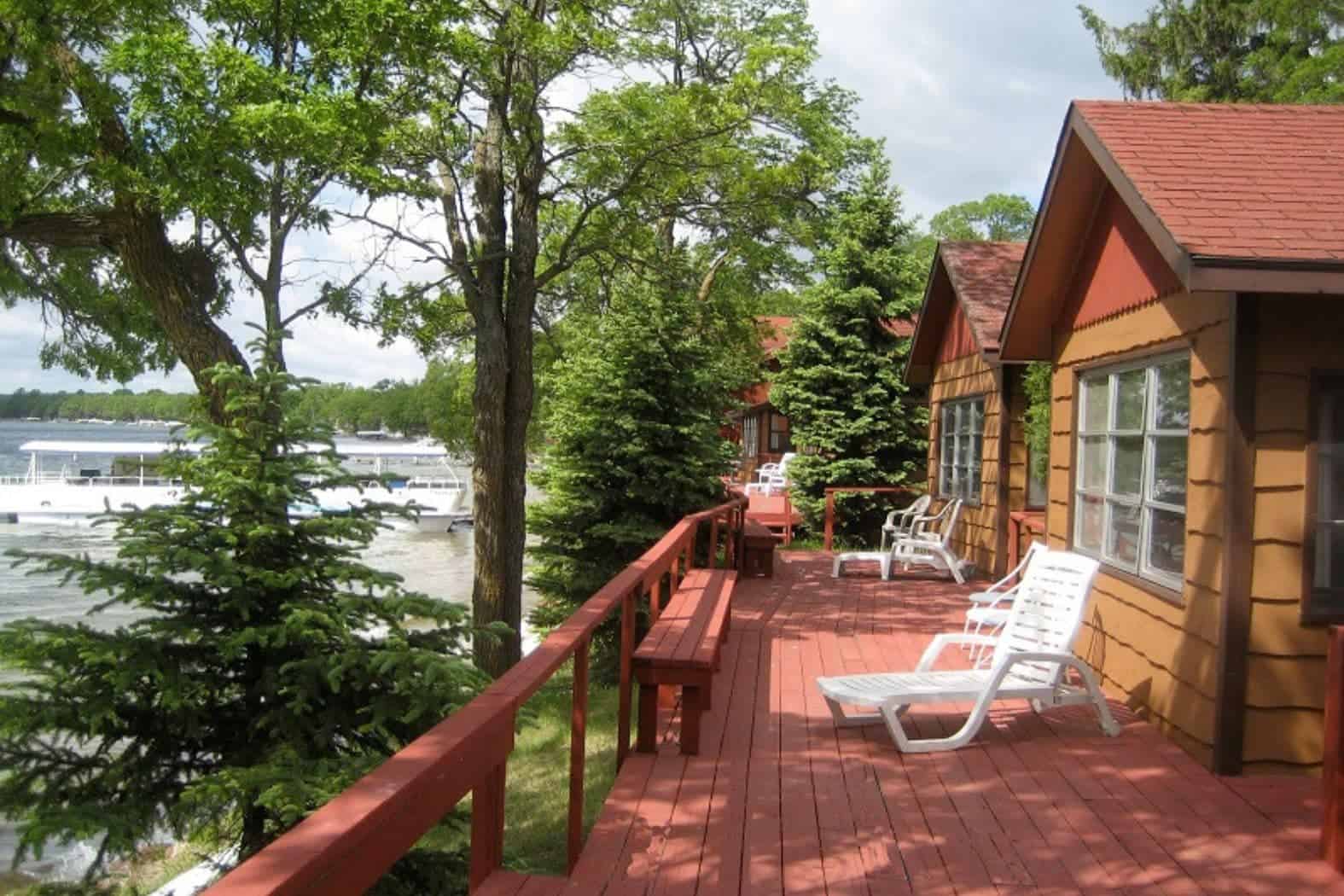 fair-hills-resort-detroit-lakes-minnesota-deck