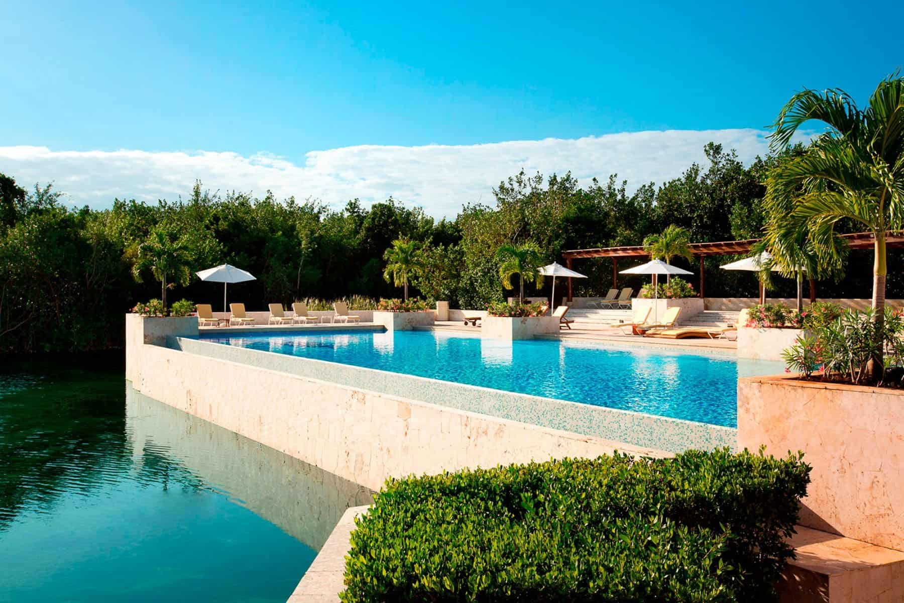 fairmont-mayakoba-pool