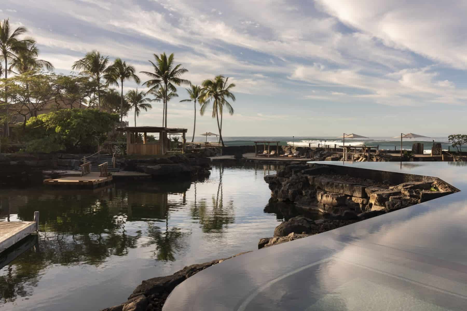 four-seasons-resort-hualalai-pool-side