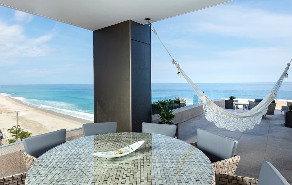 garza-blanca-resort-terrace-swing