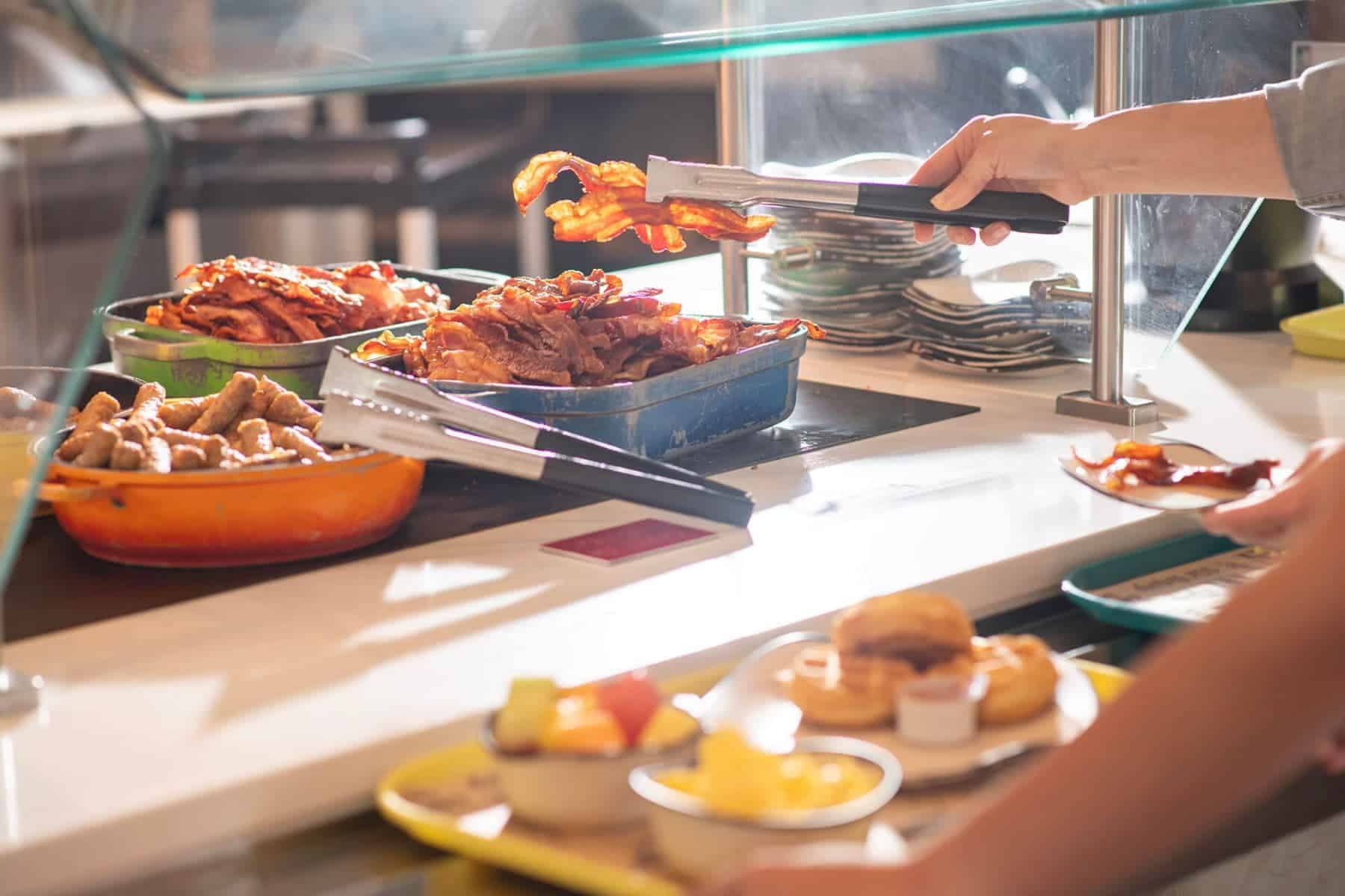 glacier-canyon-lodge-bacon