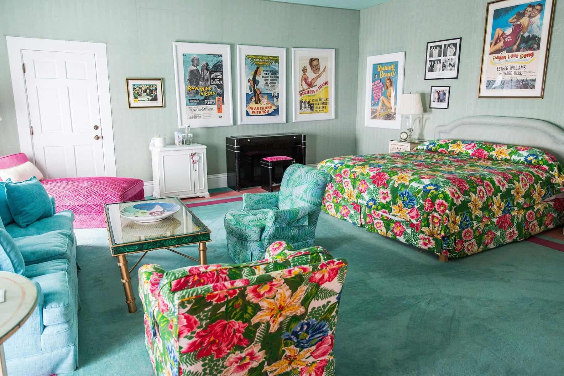 grand-hotel-mackinac-island-michigan-bedroom