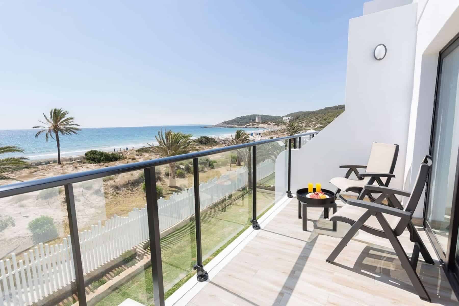 grand-palladium-white-island-overlooking