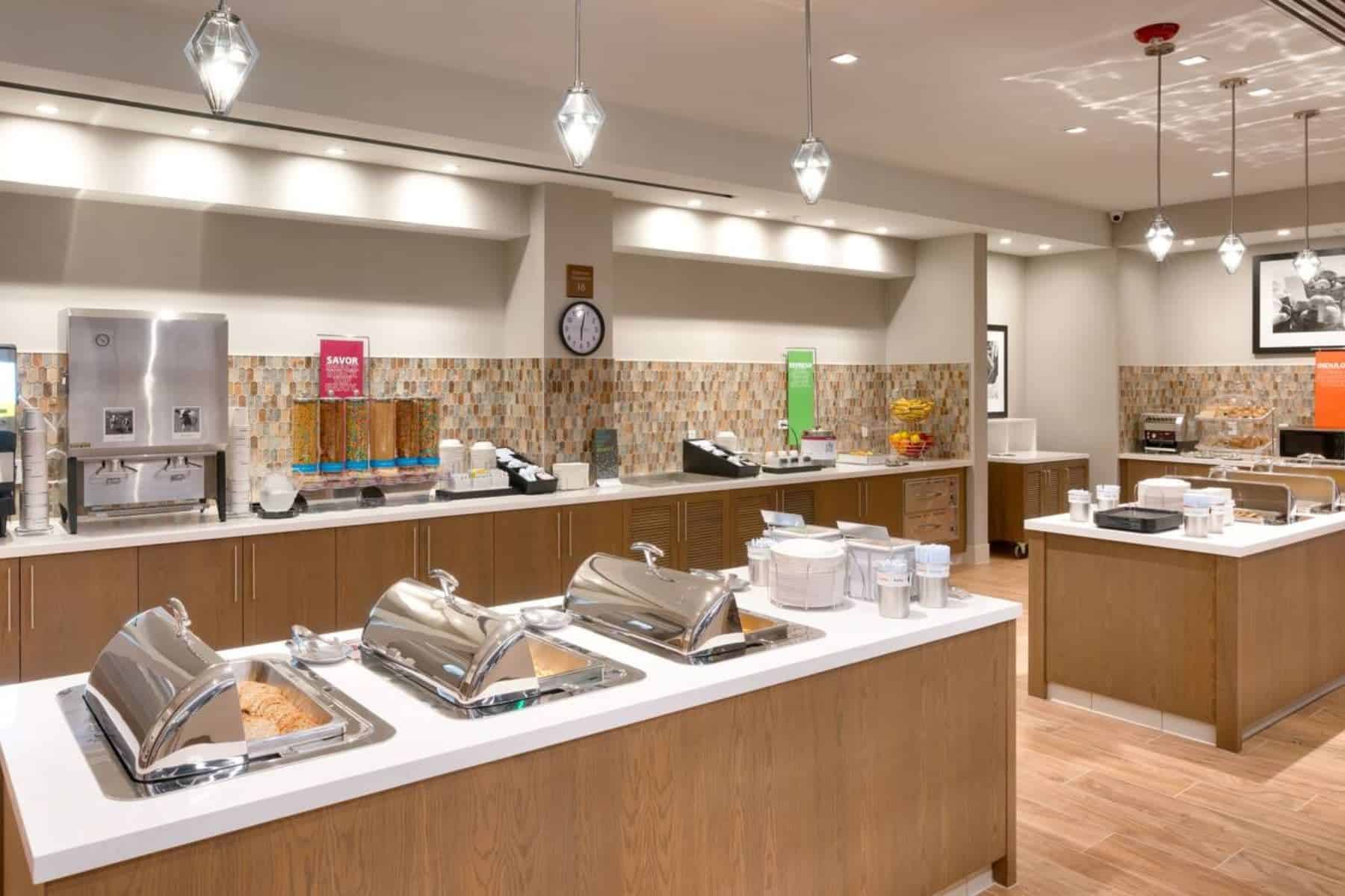 hampton-inn-and-suites-anaheim-dine