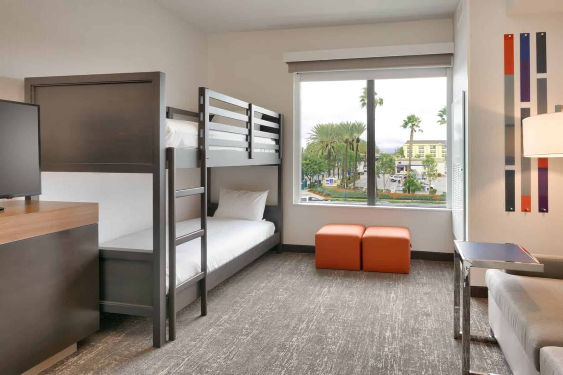 Hampton Inn And Suites Anaheim Double Deck