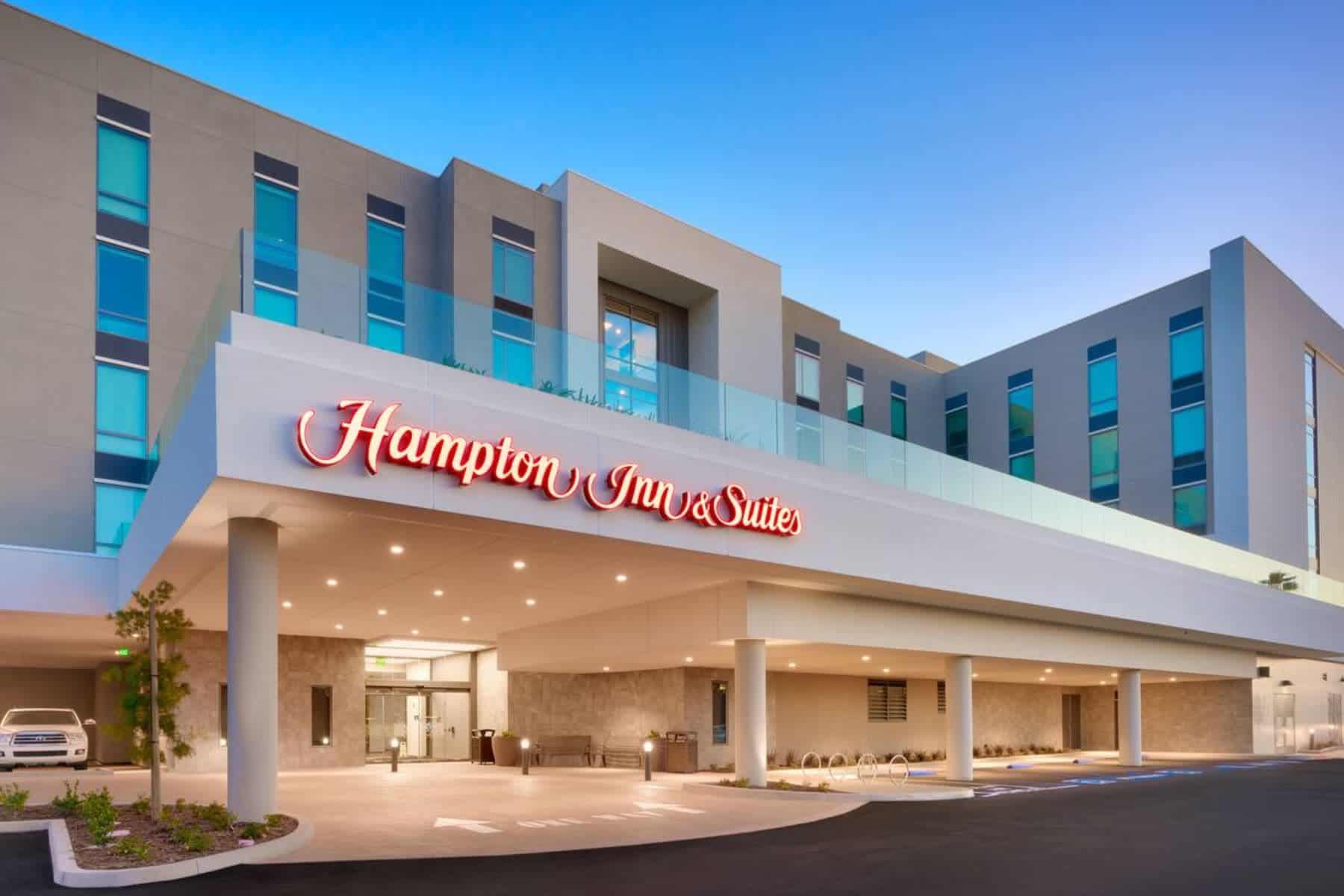 hampton-inn-and-suites-anaheim-front