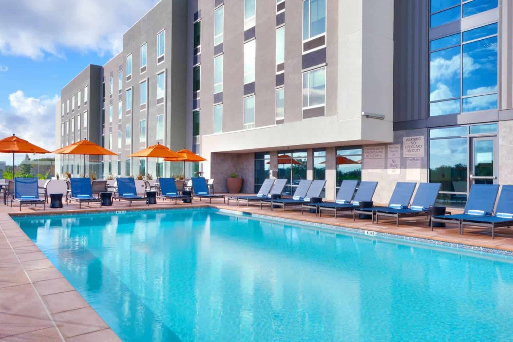 Hampton Inn And Suites Anaheim Swimming Pool