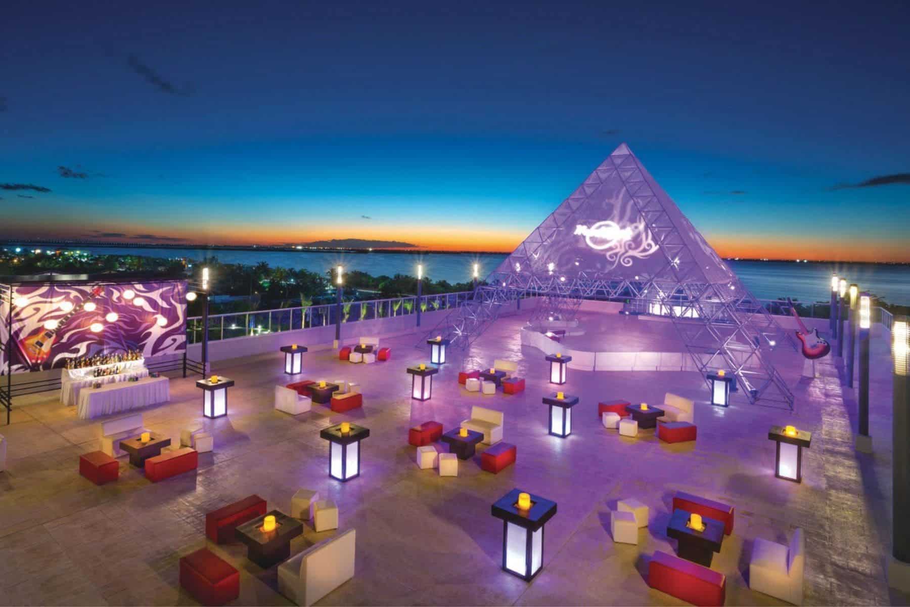 hard-rock-hotel-cancun-outdoor