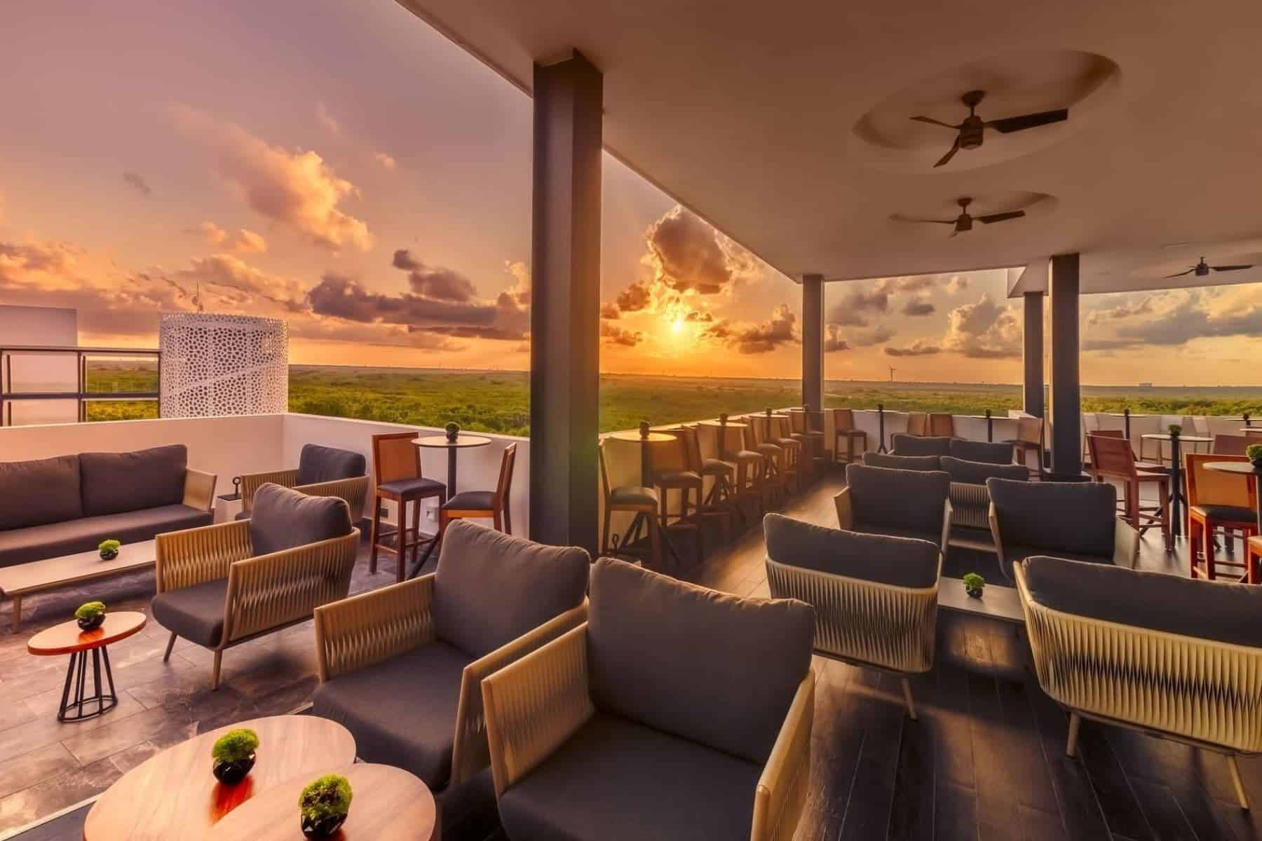 haven-riviera-cancun-limes-bar