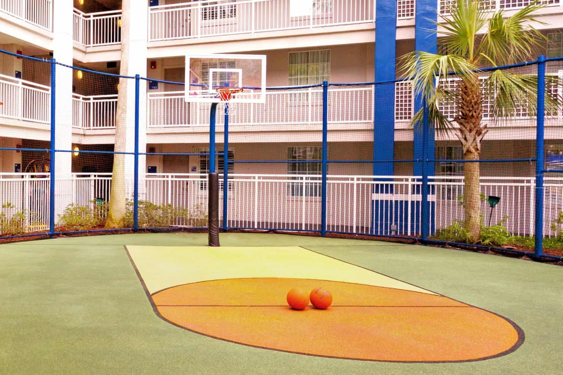 Holiday Inn Resort Orlando Suites Waterpark Basketball Court