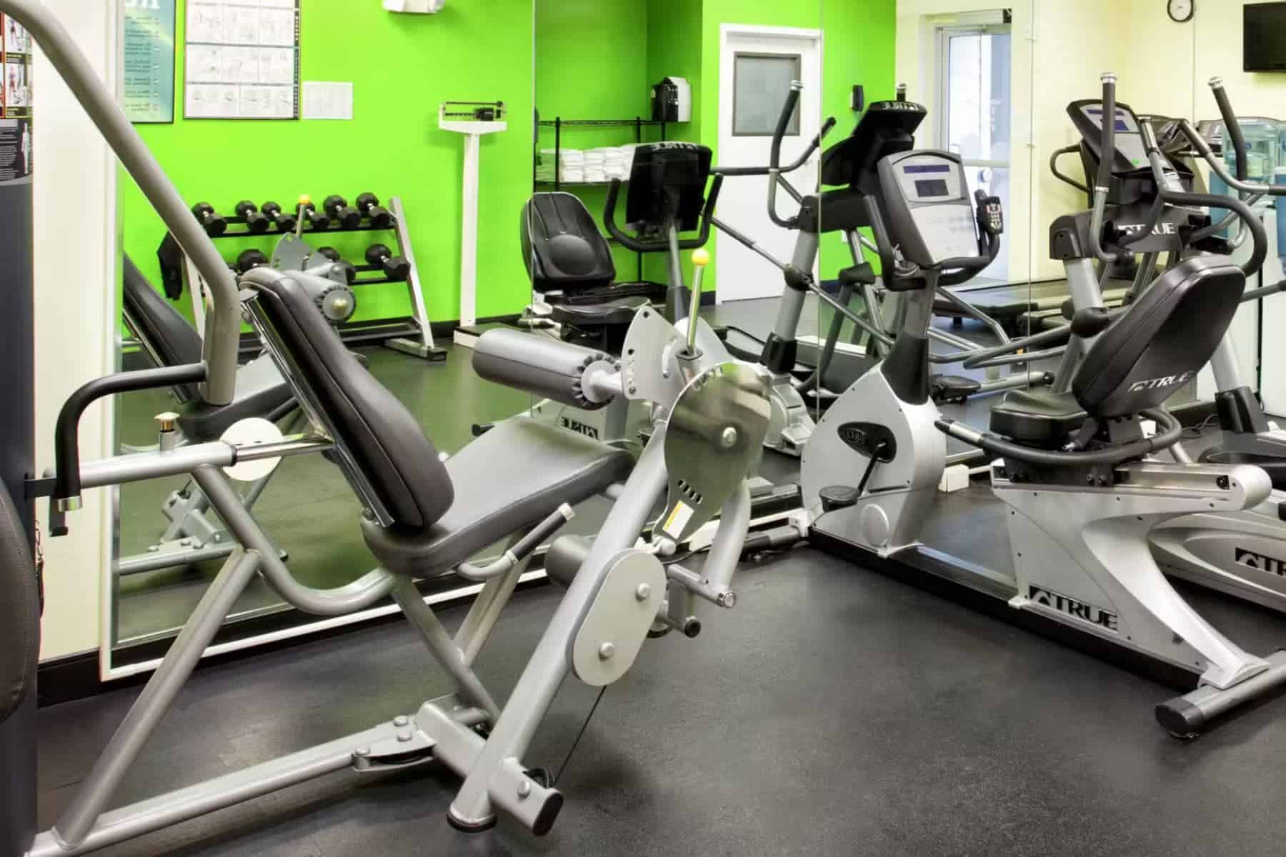 holiday-inn-resort-orlando-suites-waterpark-gym