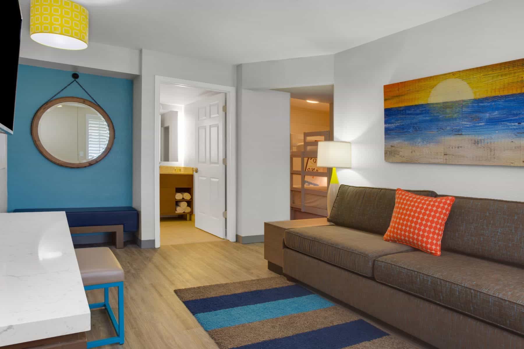 holiday-inn-resort-orlando-suites-waterpark-sofa