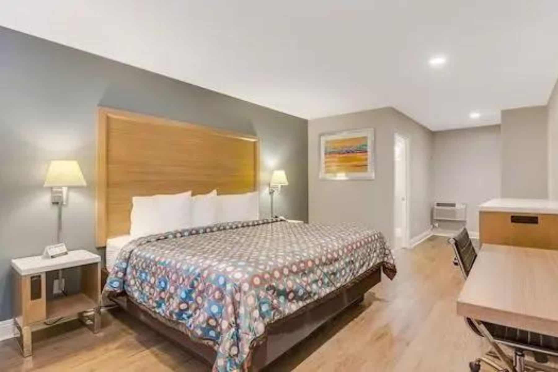 Hotel 414 Anaheim Bedroom