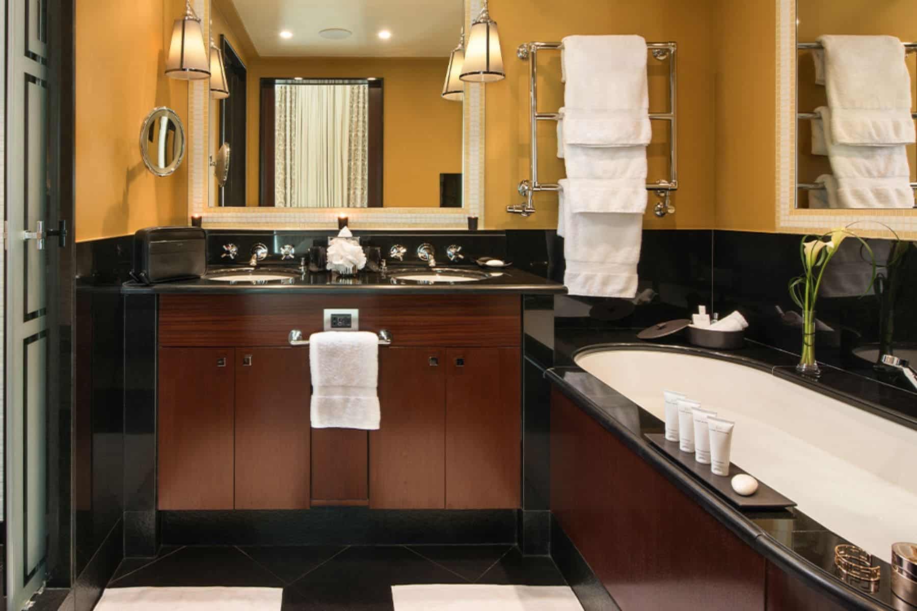 Hotel Barriere Le Fouquets Junior Bath