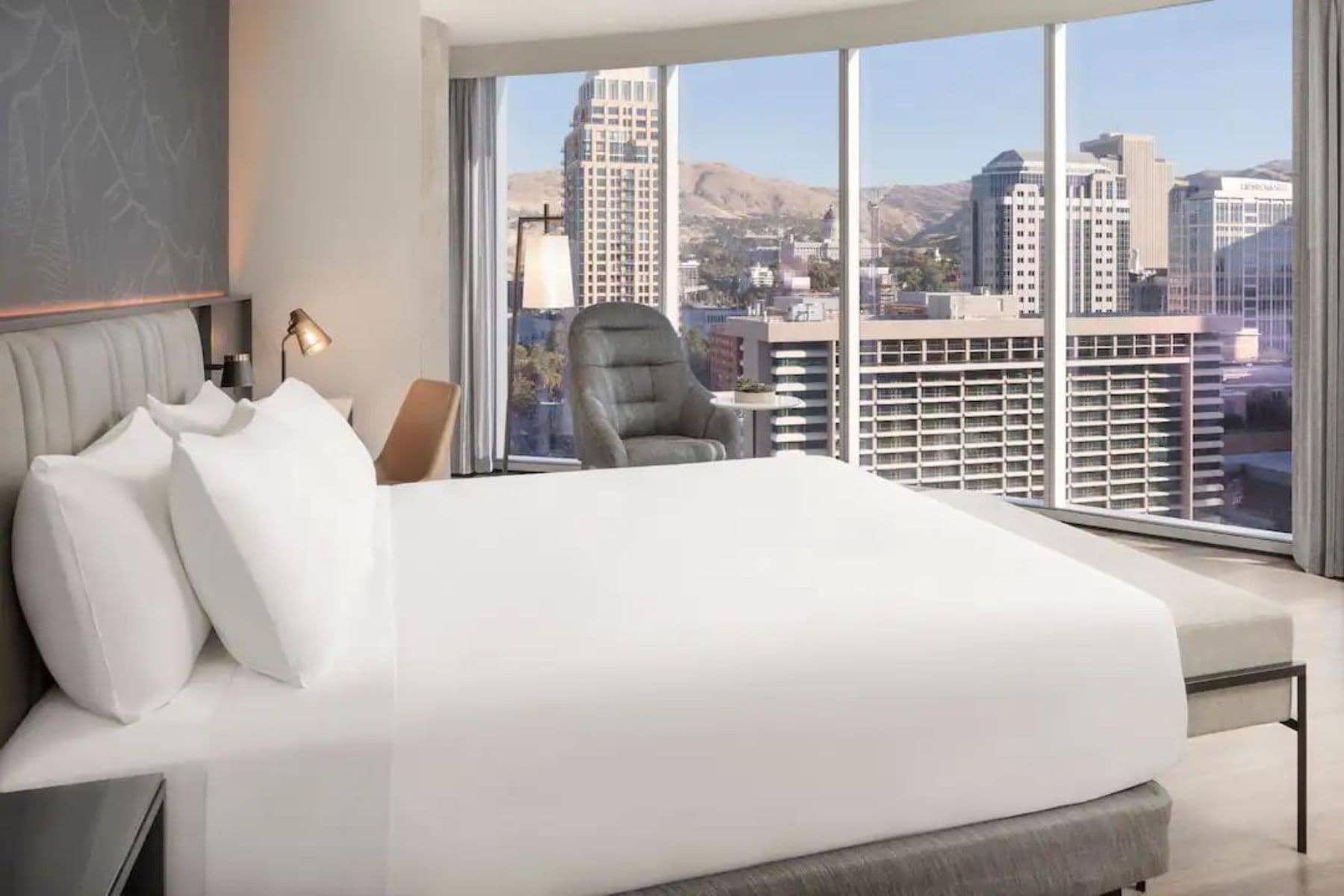 Hyatt Regency Salt Lake City Bed Side