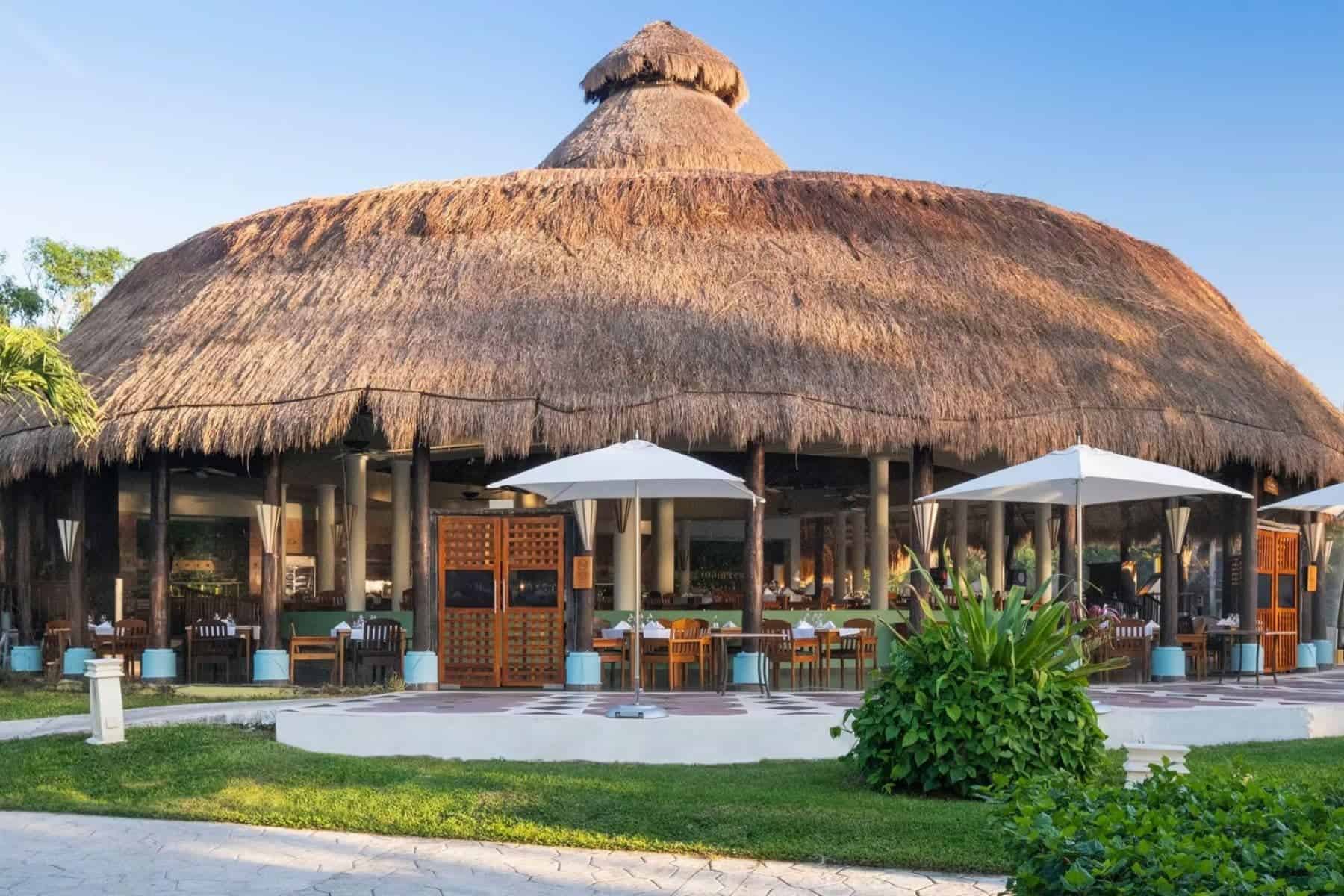 iberostar-cozumel-bar-hut