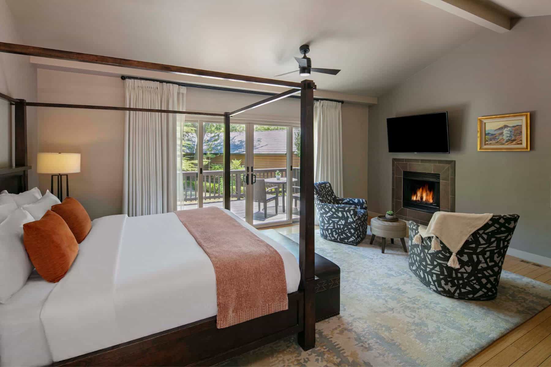 L Auberge De Sedona Bed Side