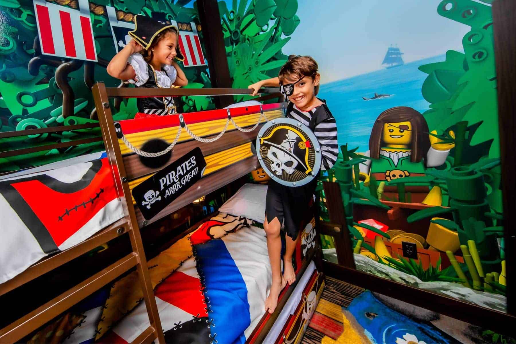 legoland-florida-resort-pirates