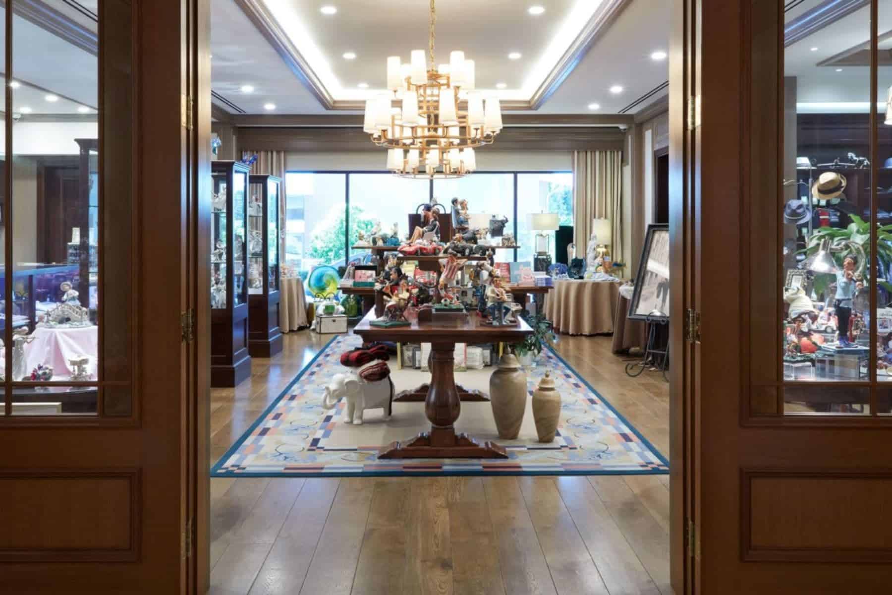 Little America Hotel Gift Shop